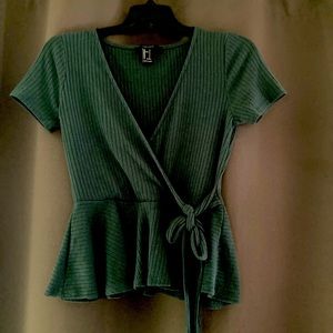 Forever 21 girls wrap tee
